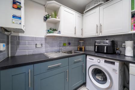 4 bedroom Detached house for sale in Reading Road, Chineham, Basingstoke, RG24