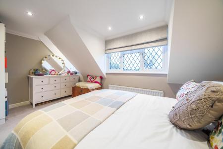 4 bedroom Detached house for sale in Reading Road, Chineham, Basingstoke, RG24