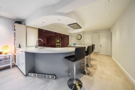 4 bedroom Detached house for sale in Reading Road, Chineham, Basingstoke, RG24