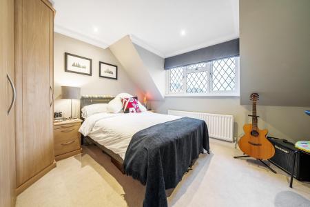 4 bedroom Detached house for sale in Reading Road, Chineham, Basingstoke, RG24