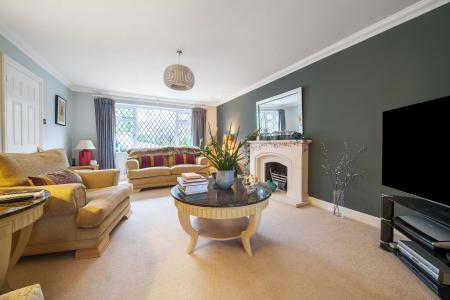 4 bedroom Detached house for sale in Reading Road, Chineham, Basingstoke, RG24