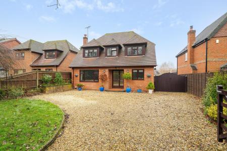 4 bedroom Detached house for sale in Reading Road, Chineham, Basingstoke, RG24