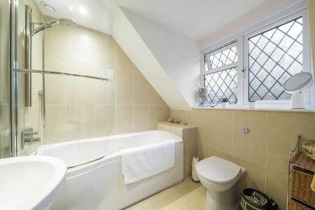 4 bedroom Detached house for sale in Reading Road, Chineham, Basingstoke, RG24