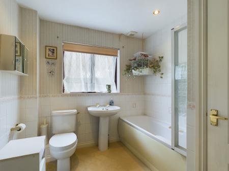 3 bedroom Detached bungalow for sale in Reading Road, Chineham, Basingstoke, RG24