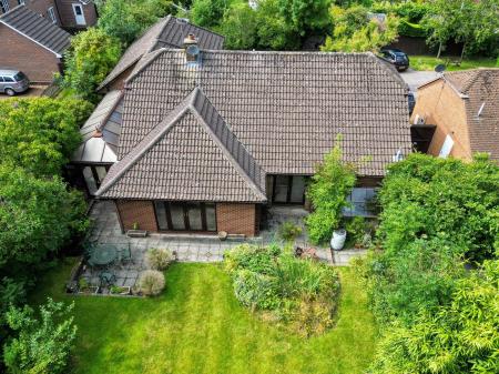 3 bedroom Detached bungalow for sale in Reading Road, Chineham, Basingstoke, RG24