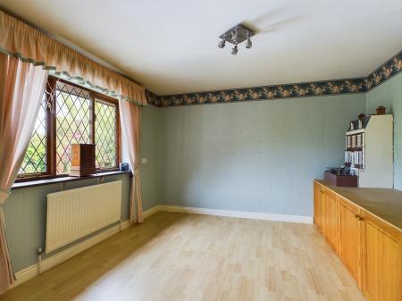 3 bedroom Detached bungalow for sale in Reading Road, Chineham, Basingstoke, RG24