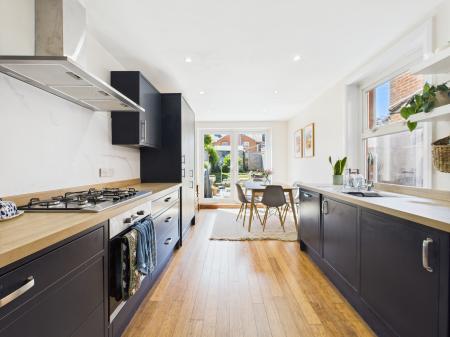 3 bedroom Terraced House for sale in Rochford Road, Basingstoke, RG21