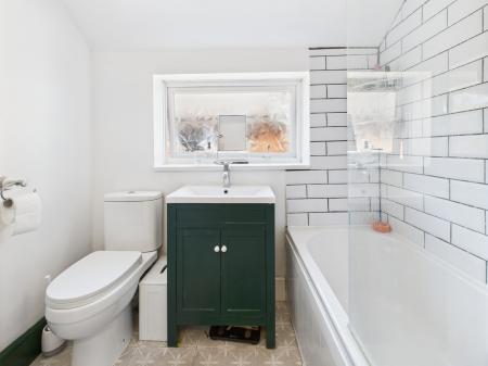 3 bedroom Terraced House for sale in Rochford Road, Basingstoke, RG21