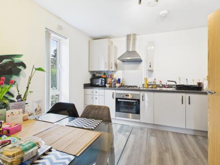 2 bedroom Flat for sale in Robertson Way, Chapel Gate, Basingstoke, RG21