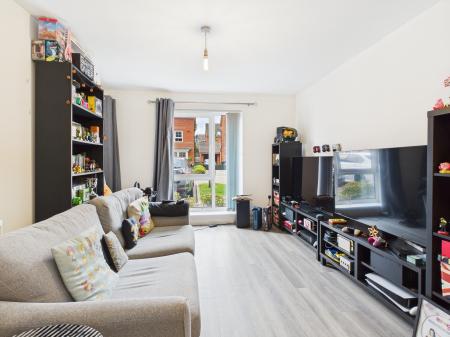 2 bedroom Flat for sale in Robertson Way, Chapel Gate, Basingstoke, RG21