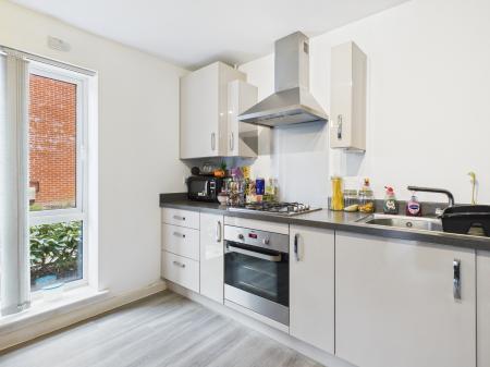 2 bedroom Flat for sale in Robertson Way, Chapel Gate, Basingstoke, RG21