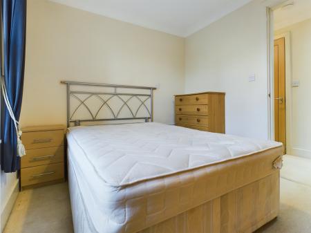 2 bedroom Flat for sale in Russell Road, Cranbourne, Basingstoke, RG21