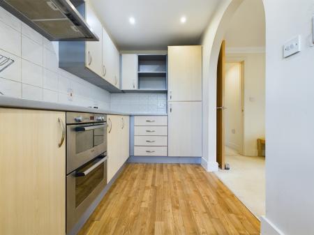 2 bedroom Flat for sale in Russell Road, Cranbourne, Basingstoke, RG21