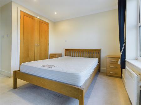 2 bedroom Flat for sale in Russell Road, Cranbourne, Basingstoke, RG21