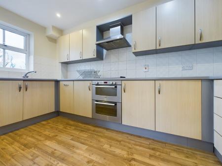 2 bedroom Flat for sale in Russell Road, Cranbourne, Basingstoke, RG21