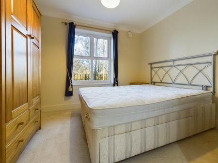 2 bedroom Flat for sale in Russell Road, Cranbourne, Basingstoke, RG21