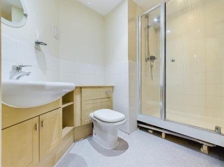 2 bedroom Flat for sale in Russell Road, Cranbourne, Basingstoke, RG21