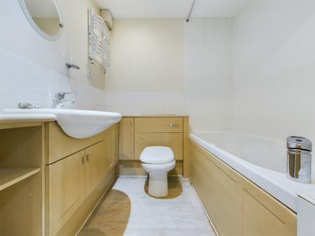 2 bedroom Flat for sale in Russell Road, Cranbourne, Basingstoke, RG21