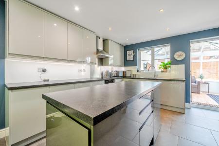 5 bedroom Detached house for sale in Sheepwash Court, Basingstoke, RG24