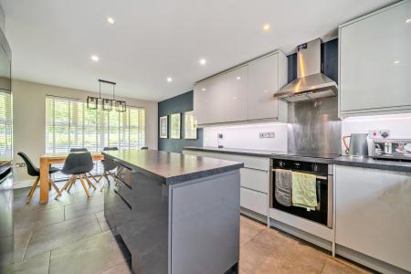 5 bedroom Detached house for sale in Sheepwash Court, Basingstoke, RG24