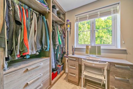 5 bedroom Detached house for sale in Sheepwash Court, Basingstoke, RG24