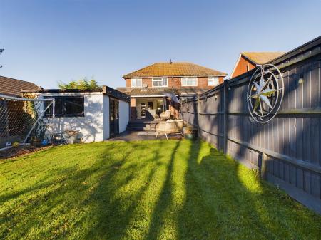 3 bedroom Semi-detached house for sale in Sheppard Road, Basingstoke, RG21