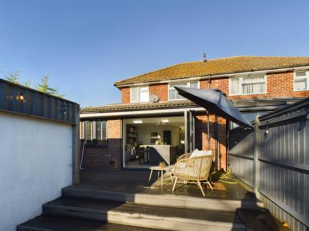 3 bedroom Semi-detached house for sale in Sheppard Road, Basingstoke, RG21
