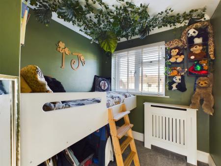 3 bedroom Semi-detached house for sale in Sheppard Road, Basingstoke, RG21