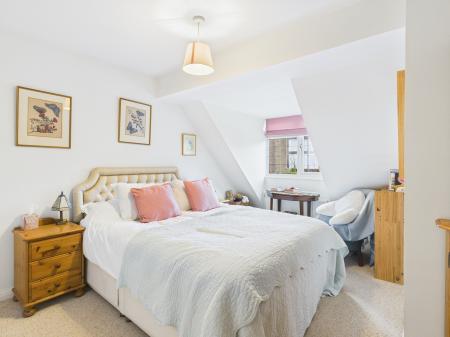 4 bedroom Detached house for sale in Solent Drive, Hatch Warren, Basingstoke, RG22