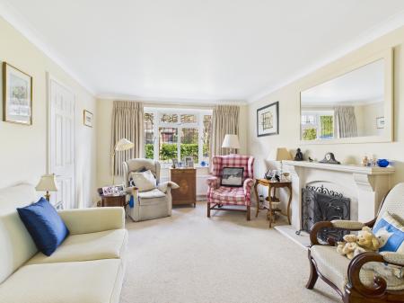 4 bedroom Detached house for sale in Solent Drive, Hatch Warren, Basingstoke, RG22