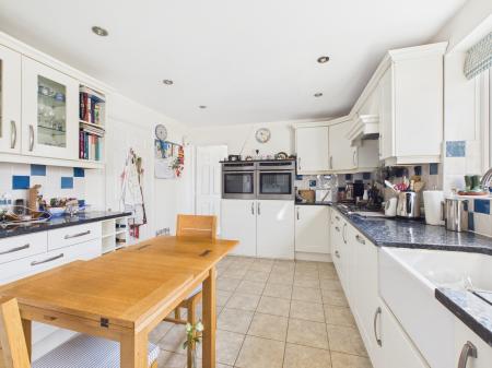 4 bedroom Detached house for sale in Solent Drive, Hatch Warren, Basingstoke, RG22