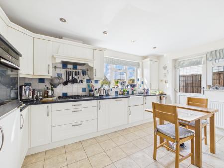 4 bedroom Detached house for sale in Solent Drive, Hatch Warren, Basingstoke, RG22