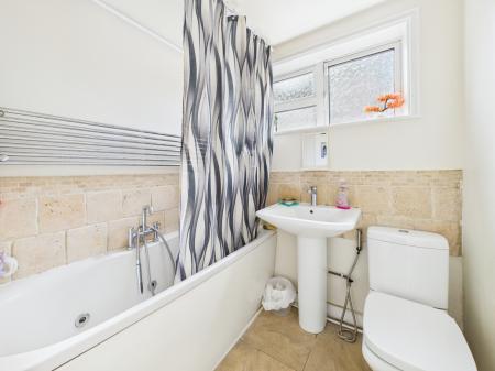 3 bedroom Terraced House for sale in Southend Road, Basingstoke, RG21