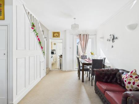 3 bedroom Terraced House for sale in Southend Road, Basingstoke, RG21