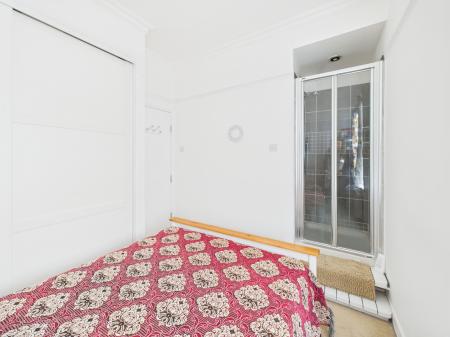 3 bedroom Terraced House for sale in Southend Road, Basingstoke, RG21