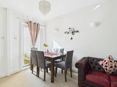 3 bedroom Terraced House for sale in Southend Road, Basingstoke, RG21