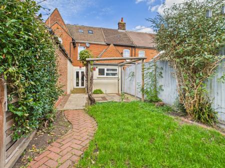 3 bedroom Terraced House for sale in Southend Road, Basingstoke, RG21