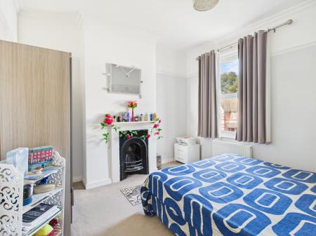 3 bedroom Terraced House for sale in Southend Road, Basingstoke, RG21