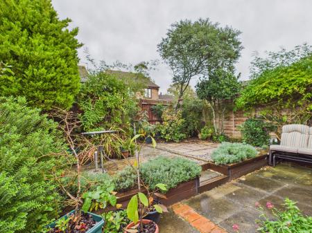 2 bedroom Terraced House for sale in Southlands, Chineham, Basingstoke, RG24