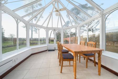 5 bedroom Detached house for sale in St Michaels Close, North Waltham, RG25