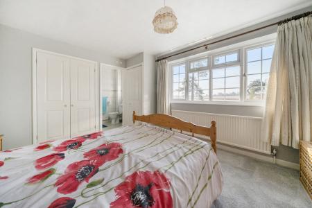 5 bedroom Detached house for sale in St Michaels Close, North Waltham, RG25