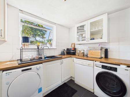 3 bedroom Terraced House for sale in Taverner Close, Basingstoke, RG21