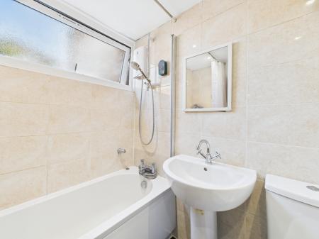 3 bedroom Terraced House for sale in Taverner Close, Basingstoke, RG21