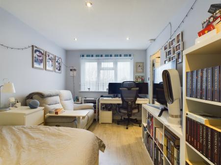 1 bedroom Flat for sale in Tewkesbury Close, Popley, Basingstoke, RG24