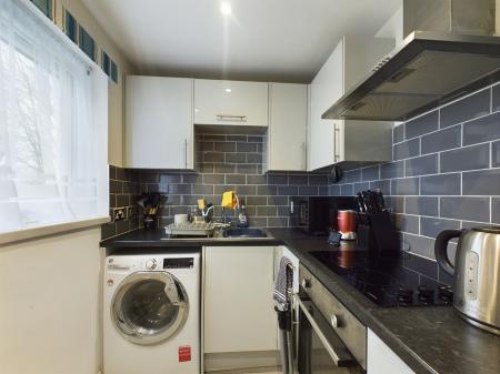 1 bedroom Flat for sale in Tewkesbury Close, Popley, Basingstoke, RG24