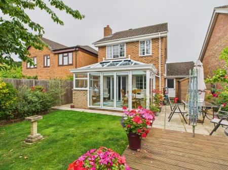 3 bedroom Detached house for sale in The Woodlands, Chineham, Basingstoke, RG24