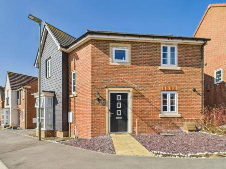 Tubb Way, Marnel Park, Basingstoke, RG24