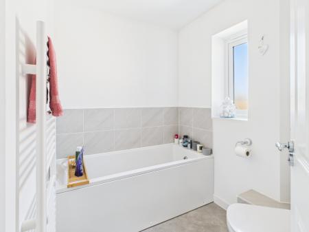 3 bedroom Detached house for sale in Tubb Way, Marnel Park, Basingstoke, RG24