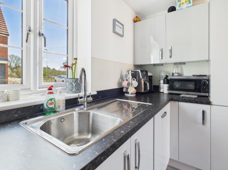 3 bedroom Detached house for sale in Tubb Way, Marnel Park, Basingstoke, RG24