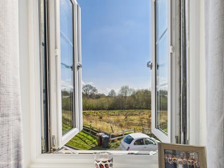 3 bedroom Detached house for sale in Tubb Way, Marnel Park, Basingstoke, RG24